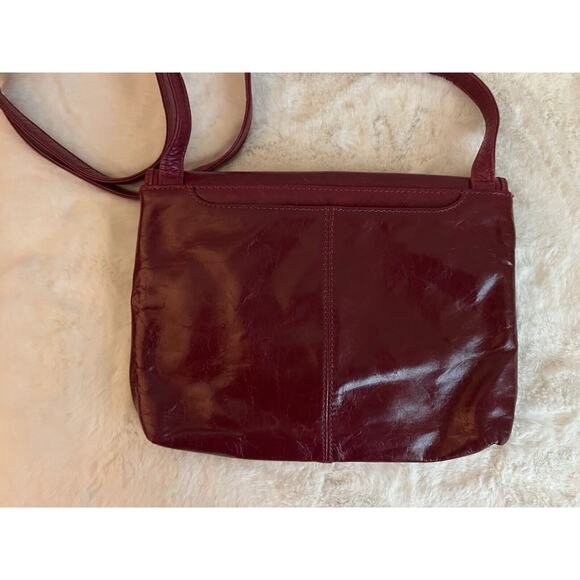 HOBO Daria Womens leather crossbody shoulder bag purse Winter Berry Color - Picture 2 of 14